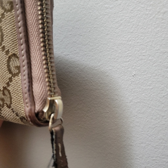 Gucci full zip around brown and pink wallet. GUC - Picture 6 of 14